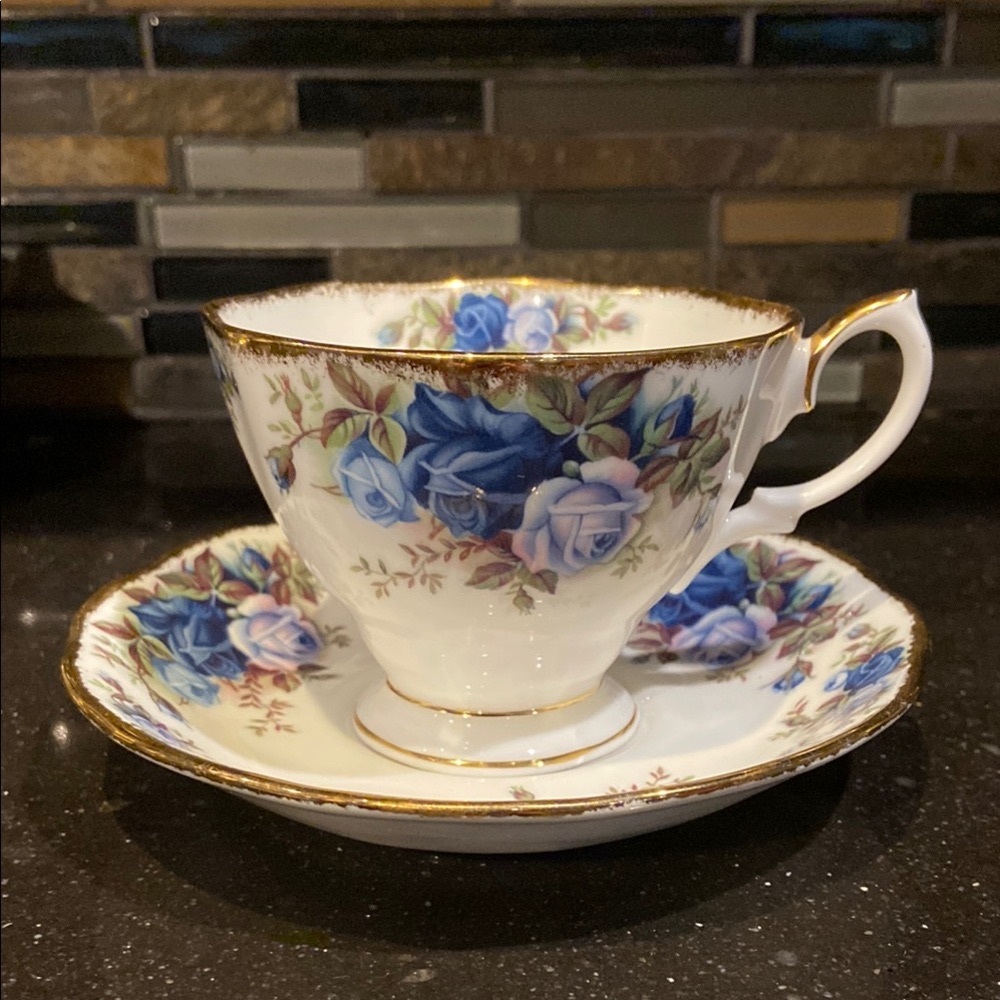 Royal Albert teacup and saucer set. Moonlight Rose. 1987. Bone china.